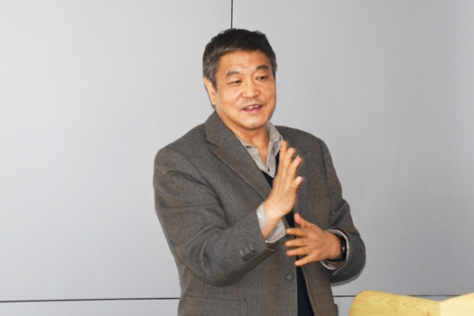 無錫城市職業(yè)技術(shù)學(xué)院張志祥現(xiàn)場交流_副本.jpg