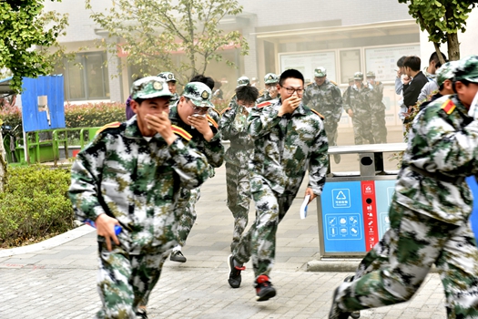 消防進(jìn)軍訓(xùn)4.jpg