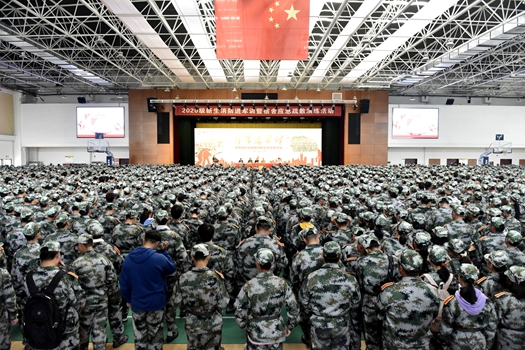 消防進(jìn)軍訓(xùn).jpg