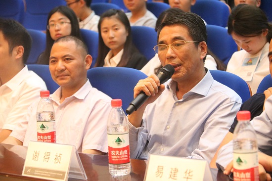 福耀無錫分公司總經(jīng)理吳則端.JPG