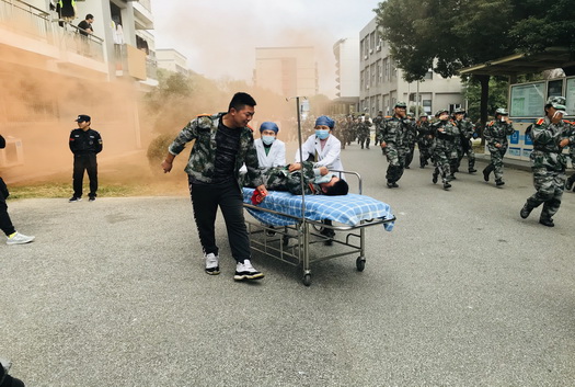 消防進(jìn)軍訓(xùn)5.jpg